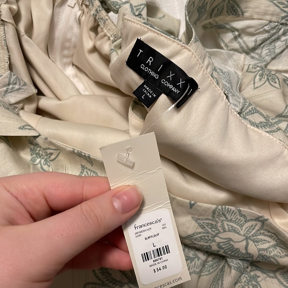 NWT Francesca’s Backless Floral Dress - Picture 2 of 3